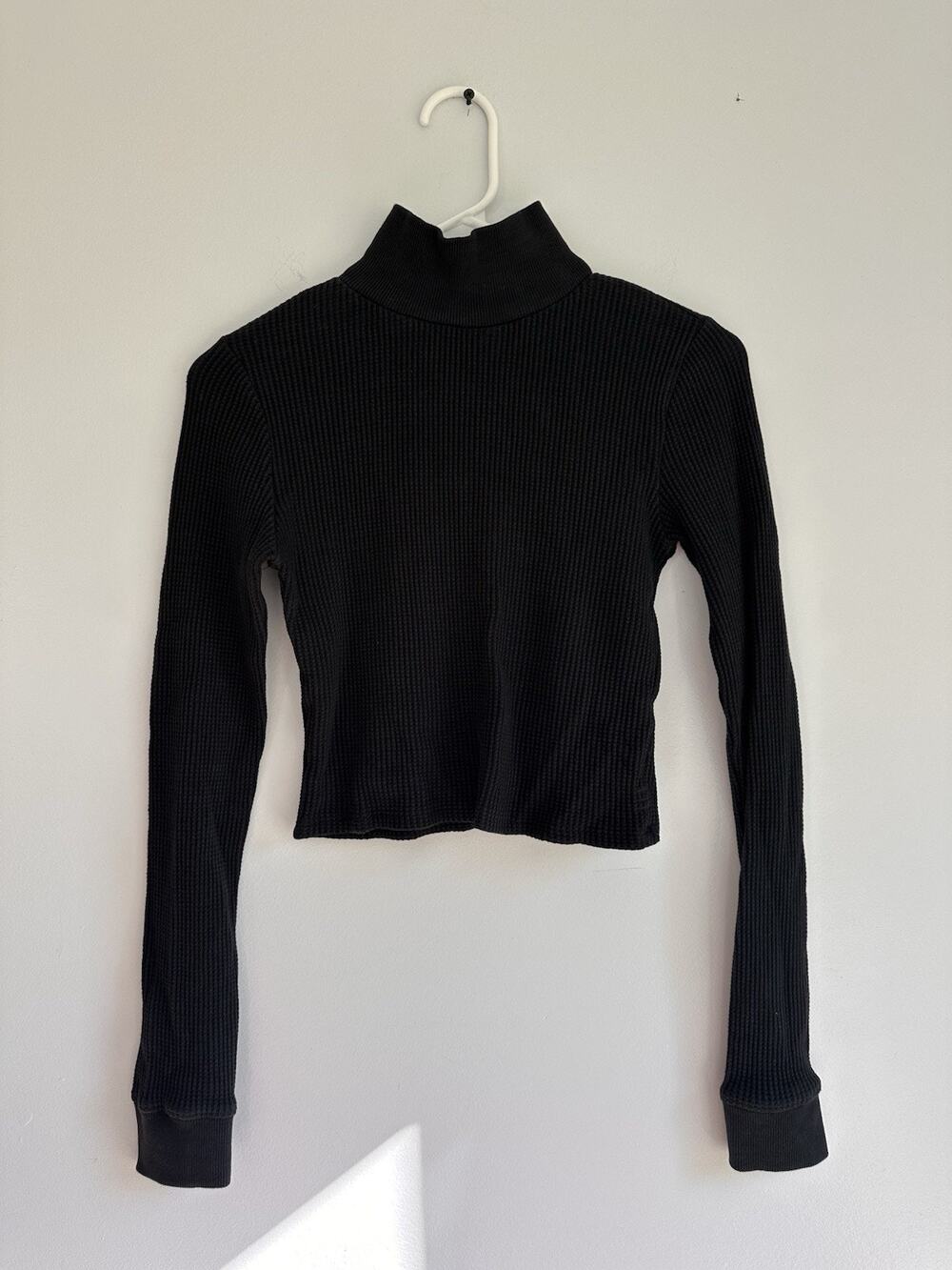 BDG Urban Outfitters￼ Black Waffle Knit Turtle Neck Crop Top Long Sleeve Size M